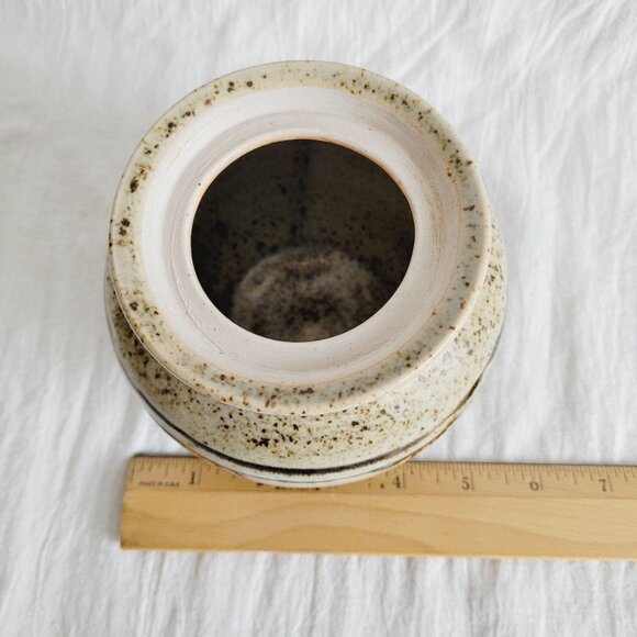 VTG Signed Studio Pottery Jar W Lid Geometric Pattern & Speckled Glaze PLS READ! - Picture 9 of 11